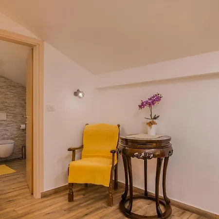 Holiday home Josie *