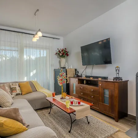 Holiday home Josie Malinska