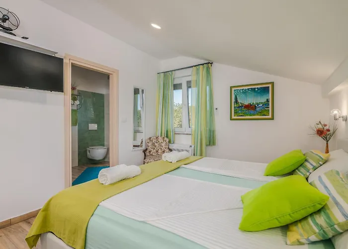Josie Tatil Evi